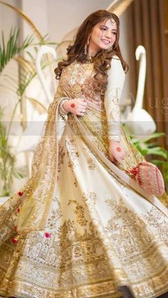 Barat Hairstyles, Dress For Bride Sister, Modern Bridal Hairstyles, Pakistani Bridal Hairstyles, Hair Style On Saree, Hair Wedding Styles, Long Hair Wedding, Bridal Makeup Images