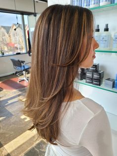 Haircut Ideas Highlights, Layered Hair With Caramel Highlights, U Haircut For Medium Hair With Layers, Medium Layered Hair With Highlights, Long Layers Highlights, Balayage Hair With Layers Face Framing, Medium Length Haircut For Thick Hair Long Layered Highlights, Face Framing Layers And Highlights, Highlights Brown Hair Long Layers