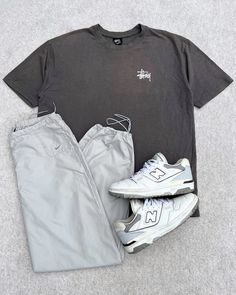 Santi Aesthetic, New Balance 550 White, New Balance Outfit, Red Black Style, Mode Zara, Mens Casual Outfits Summer, Mens Trendy Outfits