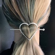 Silvertone Heart Hair Clip New In Original Packaging 1141 Hair Bun Pin, Elegance Hair, Silver Hair Clip, Hair Cuffs, Quince Ideas, Free People Accessories, Heart Hair, Hair Accessories Clips, Metallic Hair