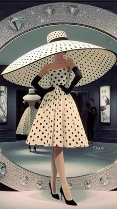 Day Motivation, Dance Design, Dapper Day, Moda Vintage, Beautiful Hats, 50s Fashion, Fantasy Fashion, Coco Chanel, Polka Dot Dress