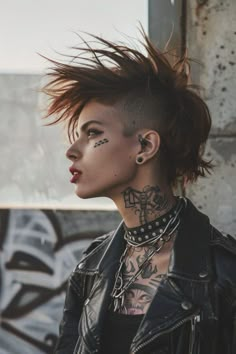 Punk Hair Women, Rock Haircuts, Short Punk Haircuts, Punk Haircuts, Photography Flyers, Rock Style Women, Daytime Smokey Eye, Hair Horns, Punk Haircut