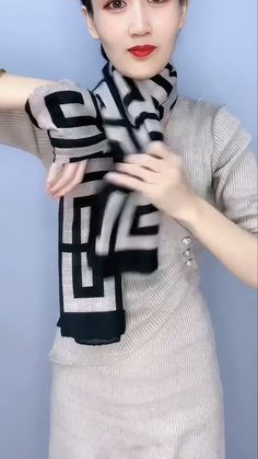 How To Tie Scarves Around Neck, Tying A Long Scarf, Scarf Folding Ideas How To Tie Scarves, Scarf Folding Ideas, Tie Scarf Around Neck, How To Tie A Scarf, Scarves Tying, How To Tie Scarves, Scarf Tieing