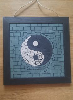 Handmade Mosaic Art Ideas, Yang And Yin, Egg Mosaic, Dvd Craft, Mosaic Tiles Diy, Tiles Diy, Glass Fusion, Yin And Yang, Art Simple