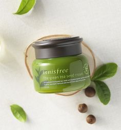 쇼핑하기 중분류 카테고리 소분류 카테고리 | Natural benefit from Jeju, innisfree Innisfree Green Tea, Organic Packaging, Skincare Branding, Green Cosmetics, Photo Star, Perfume Photography, Cosmetics Photography, Beauty Ad, Beauty Products Photography