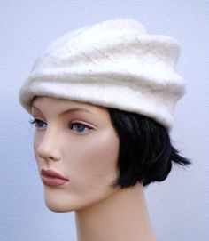 Beautiful asymetrical women beret white felt beret ❤ by feltgOOOd, $72.50 Elegant Cream Felt Hat For Winter, Elegant White Felt Hat For Winter, Classic White Wool Hat, White Short Brim Felt Hat For Winter, White Winter Beret Cap, White Winter Beret, White Brimmed Felt Hat For Winter, White Fitted Felt Hat, Fitted Cream Wool Hat