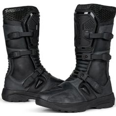 The Highlander ADV Boots are perfect for riders who love adventure and style. Made from durable cowhide leather, these boots get more character with each ride, matching your unique journey. They're designed for comfort, easily adapting to different riding styles and conditions, making every trip enjoyable. These boots are more than just protective gear; they're a reliable companion for all your rides, whether on rugged trails or city streets. With their versatile design and a 4-year warranty, th Male Combat Boots, Armored Boots, Biker Outfits, Armor Boots, Motorcycle Riding Boots, Combat Suit, Mens Riding Boots, Industrial Boots, Gore Tex Boots