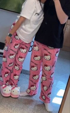 Hello Kitty Outfit, Kitty Clothes, Hello Kitty Clothes, Couple Pajamas, Matching Pjs, Cute Couple Outfits, Cute Relationship Photos, Pink Hello Kitty, Matching Couple Outfits