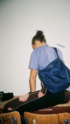 Backpack Outfits Women, Clothing Details, Daily Look, Look Cool, What To Wear, Winter Fashion, Prada, Girl Fashion