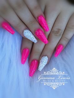 Hot pink barbie nails - Nailstyle Hot Pink Barbie Nails, Pink Barbie Nails, Pink Acrylic Nail Designs, Hot Pink Barbie, Barbie Pink Nails, Bright Pink Nails, Neon Pink Nails, Barbie Nails, Nails With Glitter