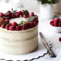 Рецепт Фисташково-малиновый бисквитный торт Wedding Cake Raspberry, Raspberry Wedding, Ganache Recipe, Elegant Birthday Cakes, Pistachio Cake, Mini Cakes Birthday, Raspberry Cake, Chocolate Cream Cheese, White Chocolate Raspberry