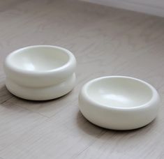 white ceramic modern white cat bowls aesthetic Ceramic Cat Bowls, It Aesthetic, Red Poodles, Modern Cat Furniture, Dog Water Bowls, Cat Food Bowl, Animal Room, Ceramic Cat