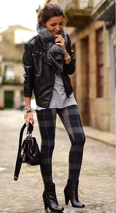 Plaid Leggings Outfit, Shoes With Leggings, Plaid Tights, Leggings Outfit Winter, Plaid Leggings, Leggings Outfit, Leggings Pattern, Outfit Winter, Black Plaid