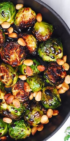 Brussels Sprouts with Balsamic Glaze and Pine Nuts in a cast iron pan Thanksgiving Brussels Sprouts, Autumn Recipes Vegetarian, Thanksgiving Food Sides, Holiday Appetizer, Balsamic Dressing, Brussels Sprouts Recipe