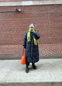 winter outfit, puffer jacket, green scarf Winter Fleece Outfit, Winter Outfits Puffer, Winter Puffer Jacket Outfits, Puffer Outfits, Black Puffer Outfit, Winter Outfits Puffer Jacket, Big Scarf Outfit, Black Puffer Jacket Outfit