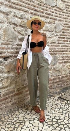 Miami Clothes Outfit Ideas, Maderia Portugal Outfits, Albania Outfit Ideas, Hawaii Outfit Inspo Summer, Palm Springs Outfit Summer, Looks Cancun, Cozumel Outfits, Cabo Outfit Ideas