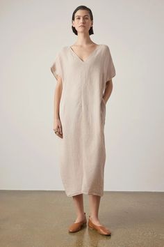 VELVET By Graham & Spencer Montana Linen Dress Flax S $248 F15 Linen Kaftan Dress, Linen Kaftan, Tiered Dresses, Velvet Tees, Parker Dress, Dress Velvet, Fresh Outfits, Kaftan Dress, Dress Picture