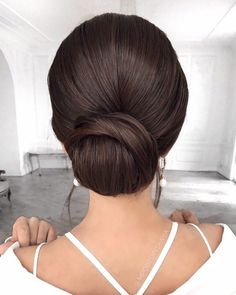 Chignon Hairstyle, Simple Elegant Hairstyles, Low Bun Updo, Hairstyles Elegant, Updo Wedding, Chignon Hair, Low Bun Hairstyles, Bun Updo