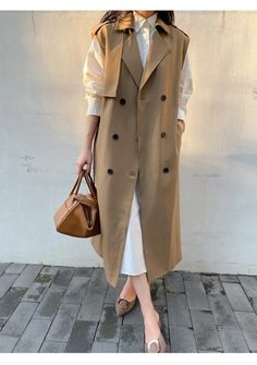 HEYFANCYSTYLE Khaki Long Sleeveless Trench Coat Coat Vest Outfits, Sleeveless Trench Coat Outfits, Sleeveless Coat Outfit, Sleeveless Jacket Outfit, Khaki Jacket Outfit, Japan Autumn Outfit, Long Vest Outfit, Khakis Outfit