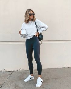 Adidas Leggings Outfit, Cord Jeans, Doc Martens Outfit, Look Legging, Lululemon Outfits, Casual School Outfits, Winter Leggings, Legging Sport