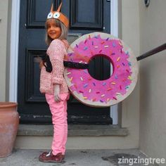 Donut Halloween Costume, Donut Costume, Twin Costumes, Twin Halloween, Book Costumes, Twin Halloween Costumes, Halloween Costumes For Teens Girls, World Book Day Costumes