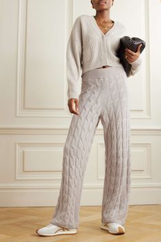 LE KASHA Trevise cable-knit organic cashmere wide-leg pants Knit Pants Outfit, Cropped Cardigan Outfit, Crop Cardigan Outfit, Rich Clothes, Cashmere Pants, Effortless Outfit, Winter Chic, Outfit Formulas, Cardigan Outfits