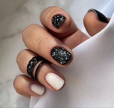 2024 Clothes, Cute Nail Colors, Solid Color Nails, Subtle Nails, Edgy Nails, Nails Manicure, Short Acrylic Nails Designs, Yellow Nails