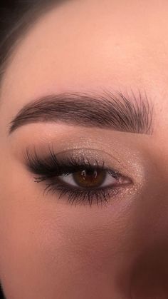 Makeup Inspo Smokey Eye, Natural Brown Smokey Eye, Bridal Makeup For Brown Eyes Round Face, Brown Smokey Wing, Smokey Eye Makeup Light, Nude Glam Makeup Looks, Fall Makeup Simple, Easy Holiday Makeup Looks, Dark Hoco Makeup