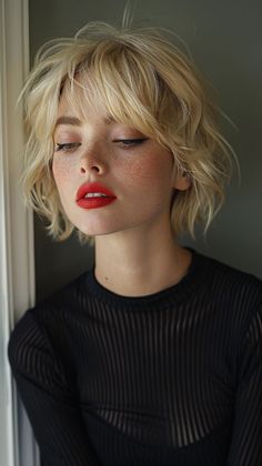 #BobHairstyle #HairInspiration #ConfidenceInStyle #TimelessElegance #BobHairstyle #HairInspiration #ConfidenceInStyle #TimelessElegance #HairstyleIdeas #HairGoals #FashionForward #HairTransformation #BeautyTrends #HairTrends Choppy Blonde Bob, Short Hair Fringe, Bob Haircut, Short Blonde Hair, 인물 사진, Short Haircuts, Short Hair Cuts For Women