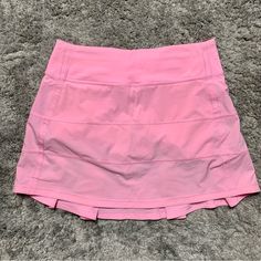 Nwot Lululemon Pace Rival Skirt Tall *Miami Pink Womens Size 2 Tall Color Is Miami Pink Length Is 15" In Perfect Condition Super Rare & Htf Color (Also Selling As A Set With Matching Sports Bra) Reasonable Offers Are Welcome!! #Pink #Preppy #Pastel #Bright #Lulu Pink Tennis Skirt, Preppy Closet, Pace Rival Skirt, Light Grey Leggings, Lulu Skirt, Lululemon Pace Rival, Lululemon Skirt, Pink Preppy