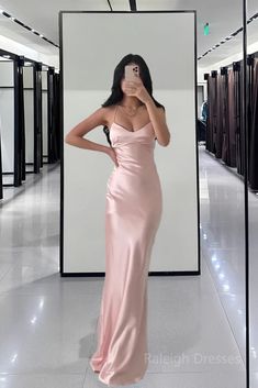 Leng Outfits, Birthday Dresses Pink, Rose Pink Prom Dress, Prom Dress Pictures, Dresses Birthday, Halter Prom Dresses, Corset Dress Prom, Mermaid Bridesmaid Dresses, Lace Formal Dress