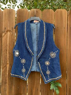 Good vintage condition, minor flaws. View photos for details. Message me if you have any questions. SKU-412 Returns are accepted with a 20% of restock fee. Buyer pays for return. No cancellations. Cowgirl Jeans, Rodeo Queen, Jean Vintage, Western Rodeo, Jean Vest, Cowgirl Western, Womens Jackets, Denim Vest, 90s Vintage