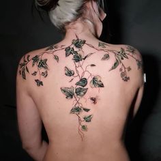 Back Tattoo Men, Tattoo Bat, Tattoo Back Of Neck, Tattoo Back Tattoo, Ivy Tattoo, Earthy Tattoos, Tattoo Behind Ear, Tattoos To Cover Scars, Tattoo Wrist