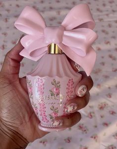 Loveshack Fancy Perfume, Love Shack Fancy Perfume, Love Shack Fancy Christmas, Loveshackfancy Perfume, Pink Perfume Aesthetic, Cute Perfume Bottles, Pink Parfum, Girly Perfume, Love Shack Fancy Aesthetic