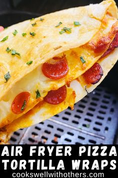 pizza wrap in the air fryer Airfryer Pizza Tortilla, Tortilla Pizza Wrap, Pizza Type Recipes, Pizza Tortilla, Pizza Wraps, Pita Bread Recipe, Air Fryer Cooking Times