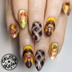 thanksgiving nail designs White Winter Nails, Dot Nail Designs, Xmas Nail Art, Marble Nail Designs