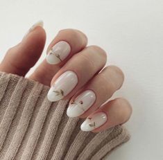 #nails #nailart #naildesign #nailstagram #nailartideas #nailsoftheday #nailsofinstagram Milky Nails, Subtle Nails, Smink Inspiration, Neutral Nails, Bridal Nails, Classy Nails, Floral Nails, Short Acrylic Nails, 가을 패션