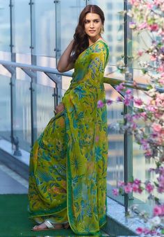 Kriti Sanon Saree, Indian Sari Dress, Saree Poses, Sari Dress, Indian Sari, Indian Designer Wear, Fantasy Clothing