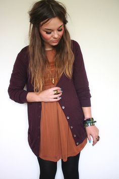 plum cardigan, burnt orange dress and legging: I can actually replicate this look with what I currently have in my closet! That never happens :) How To Have Style, Curated Closet, Burnt Orange Dress, Mode Vintage, Orange Dress, Style Outfits, Outfits Casuales, Look Fashion