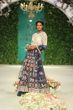 VINTAGE GARDEN BY VARUN BAHL #ICW16 Couture Lehenga, Fusion Outfits, Lehanga Saree, Indian Fashion Show, Lehenga Choli Designs, Asian Clothes, Fierce Fashion, Traditional Indian Dress