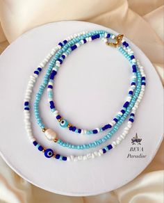 IG: @beva_paradise.hn Beaded Chocker Ideas, Preppy Necklaces, Bead Charms Diy, Easy Diy Jewelry, Trendy Necklaces