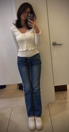 Cute Bootcut Jeans Outfit, Long Sleeved Summer Outfits, Wearing My Boyfriends Clothes Outfit, Modest 2000s Outfits, 19s Outfit, 2000s Outfits School, Coquette Outfit Ideas Jeans, Petite Girl Outfits Aesthetic, Coquette Winter Outfits Pants