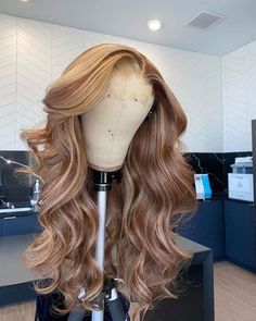 Renew your hair on Women’s Day, you deserve it! Baddie Hair, Hair Colorful, Frontal Wig Hairstyles, Ombre Brown, Coloured Hair, Flowers Arrangements, Prom Ideas, High Maintenance, Dope Hairstyles