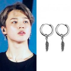 These leaf earrings are an excellent choice for those who admire the beauty of nature and wish to celebrate Jimin's refined style. Order now to express your personal style or offer a meaningful gift! Bts Earrings, Kpop Earrings, Korean Accessories, Pretty Jewelry Necklaces, Korean Jewelry, Army Bts, Stud Style, Doll Jewelry, Unisex Jewelry