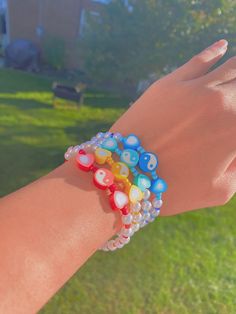 super cute yin yang bracelets!! they come in so many colors, so everyone can find one they like :) Yin Yang Bracelet, Beads Bracelet, Yin Yang, How To Make Beads, Pearl Beads, Hibiscus, Cuff Bracelets, Etsy App, Selling On Etsy