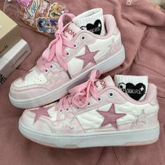 Harajuku Pink, Pretty Sneakers, Dr Shoes, Preppy Shoes, Pretty Shoes Sneakers, Kawaii Shoes, Best Shoes For Men, Pink Star, Cute Sneakers