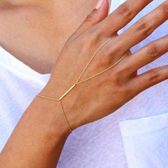 Doctor Jewelry, Ankle Bracelets Boho, Jewelry Photography Styling, Pretty Jewelry Necklaces, Gold Jewelry Simple Necklace, Gold Jewelry Stores