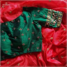 Green Maggam Work Blouse, Cold Shoulder Blouse Designs, Blouse Designs Aari Work, Green Blouse Designs, Blouse Maggam Work, Latest Bridal Blouse Designs, Traditional Blouse Designs, Boat Neck Blouse