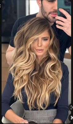 Blonde Balayage On Long Hair, Bronde Balayage Brown Eyes, Dark Blonde Balayage Long Hair, Best Blonde For Brown Eyes, Blonde Hair For Fall 2024, Natural Redhead With Blonde Highlights, Long Balayage Hair Blonde, Grown Out Blonde Balayage, Blond Dore Miel