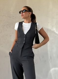 Blazer Vest Outfits For Women Work, Back Vest Outfit, Woman’s Vest Outfit, Black Button Vest Outfit, Vest Outfits For Women Business, Tight Vest Outfit, Cool Vest Outfits, Vest Tank Top Outfit, Office Vest Outfits For Women